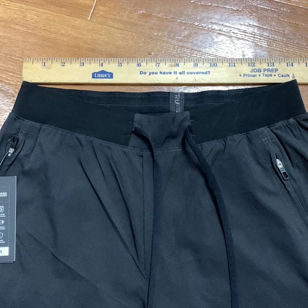 NWT Truwear Criterion 2.0 Men’s Black Performance Shorts
